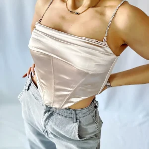 Haut Satiné à Bretelles Strass – Élégance & Glamour