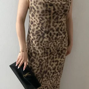 Robe Longue à Imprimé Léopard avec Bretelles - Élégance Sauvage et Tendance