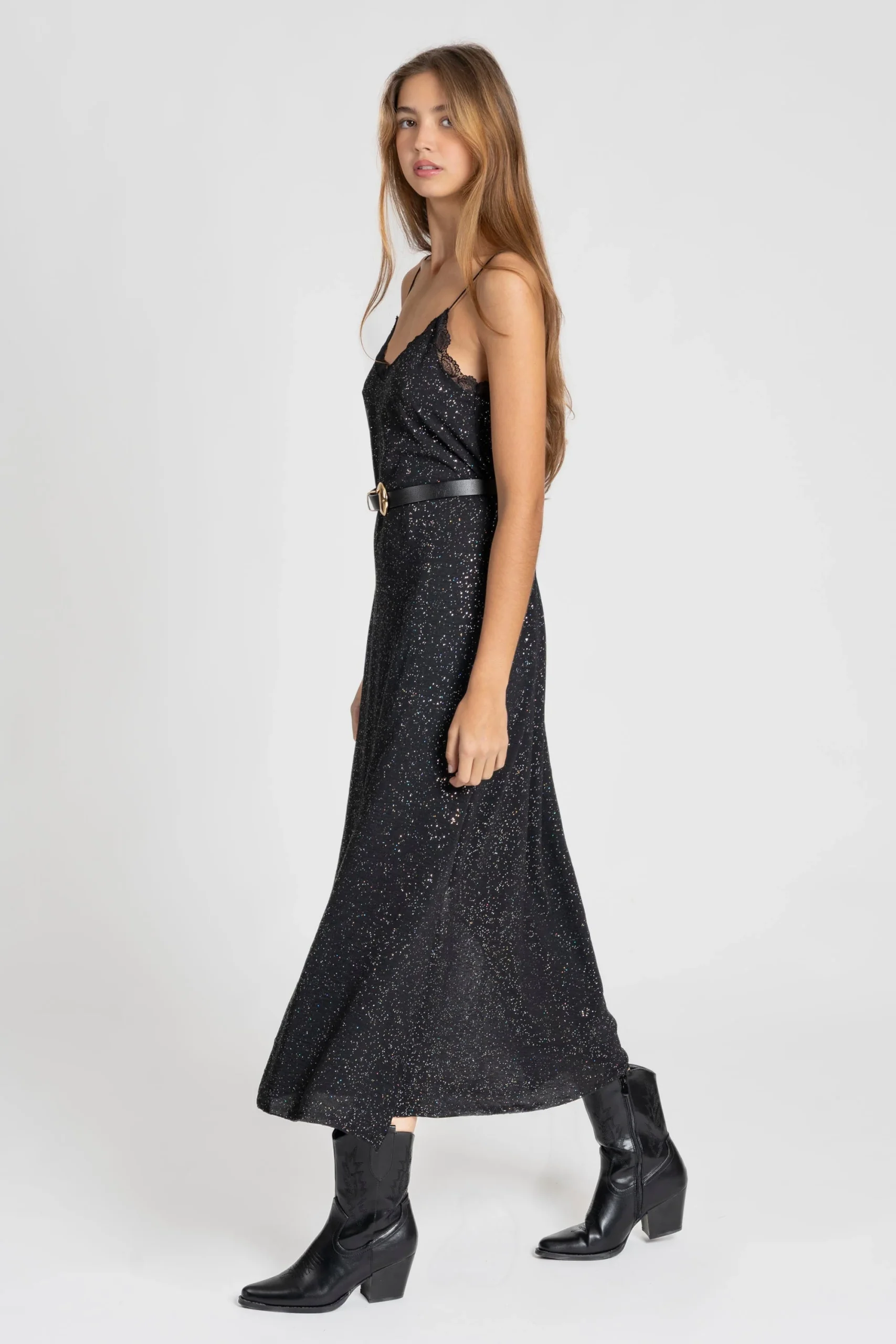 Robe longue noire brillante à fines bretelles – Image 6