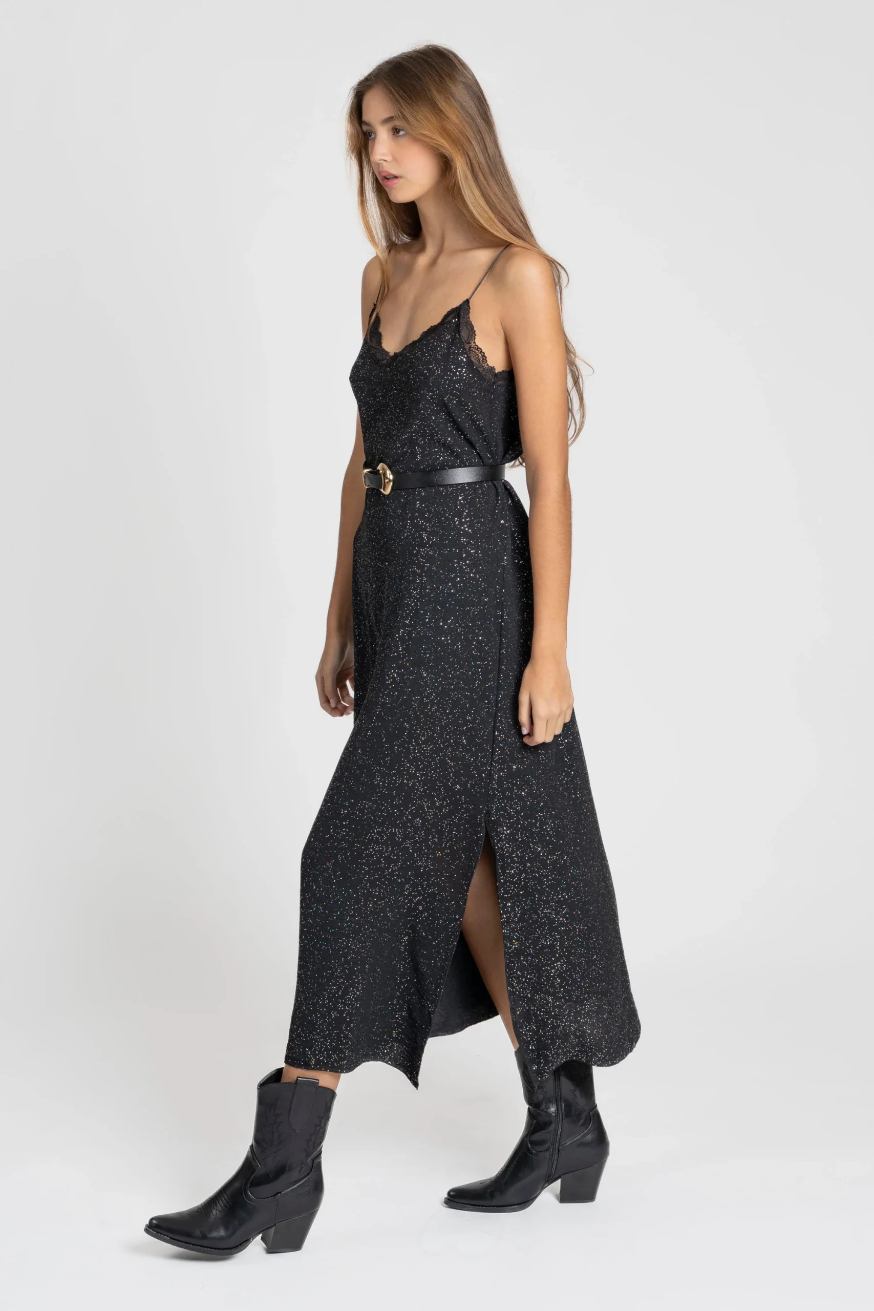 Robe longue noire brillante à fines bretelles – Image 4