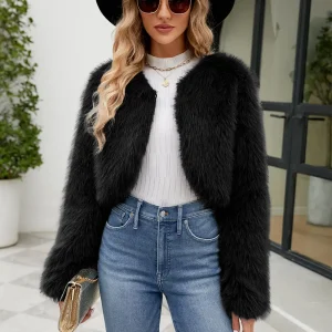 La Veste Courte En Fausse Fourrure Style Chic Et Moderne