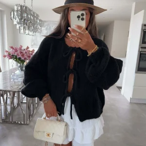 Le Gilet maille à nouer – Élégance & confort au quotidien