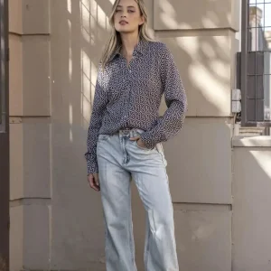 Chemise Noir Et Blanc Imprimée Animal, Confortable Et Élégante Pour Un Look Unique