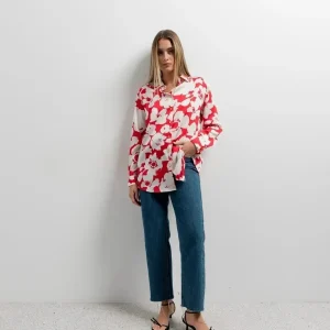 Chemise fleurie oversize rouge et blanc cassé
