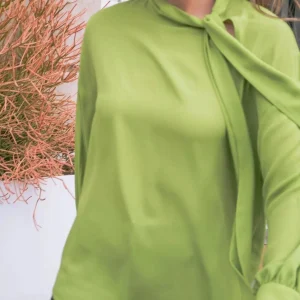 Chemise col lavallière verte manches longues