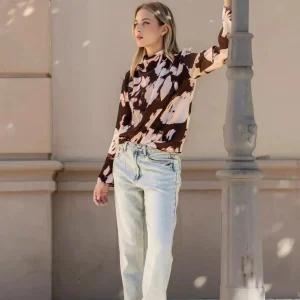 Blouse Femme En Satin Doux À Col Bénitier, Imprimé Abstrait Élégant