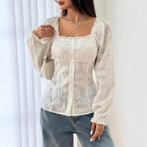 Le Top/Blouse femme blanche broderie – Manches longues & coton