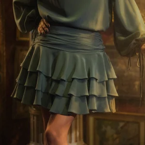 Jupe Courte en Soie Grise