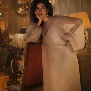 Robe Longue Transparente Beige en Soie