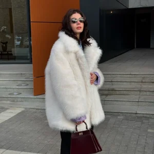 Le Manteau Style Fourrure